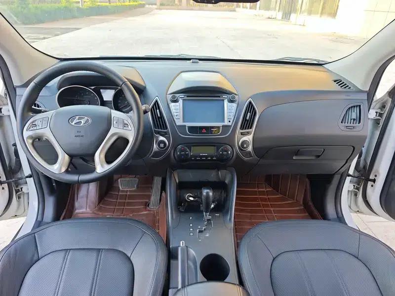 Hyundai ix35 2012 2.0L Automatic 4WD Premium Edition GLS — миниатюра 9