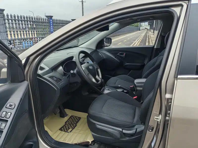 Hyundai ix35 2013 2.0L Automatic 2WD Smart GLS (National IV Emission Standard) — миниатюра 8