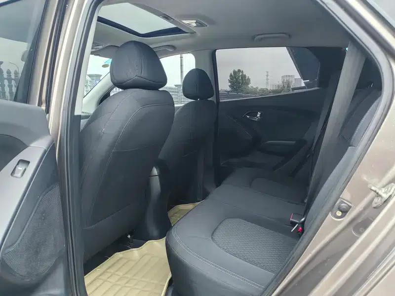 Hyundai ix35 2013 2.0L Automatic 2WD Smart GLS (National IV Emission Standard) — миниатюра 9
