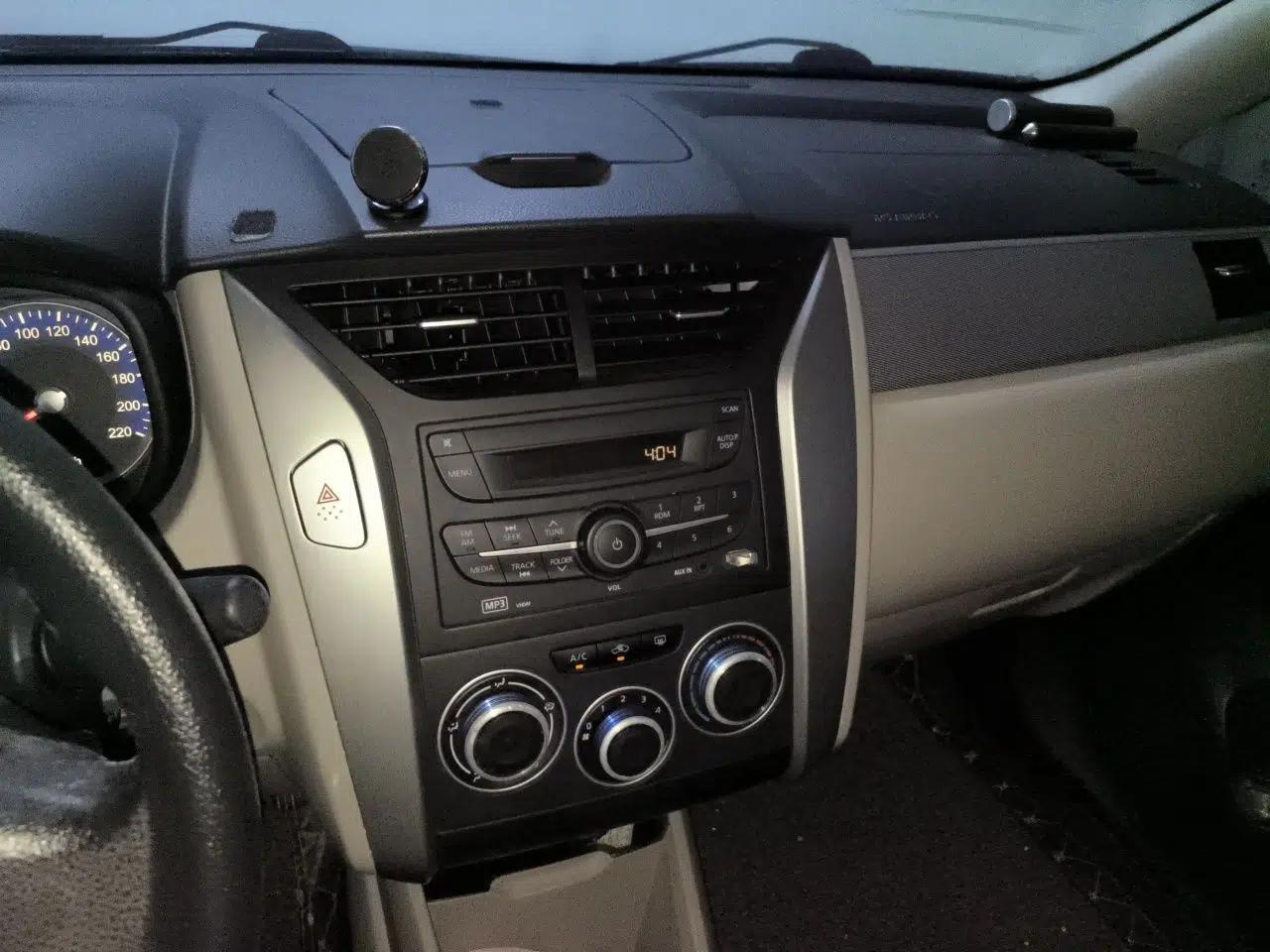 Venucia R50 2015 1.6L Manual Fashion Edition — миниатюра 13