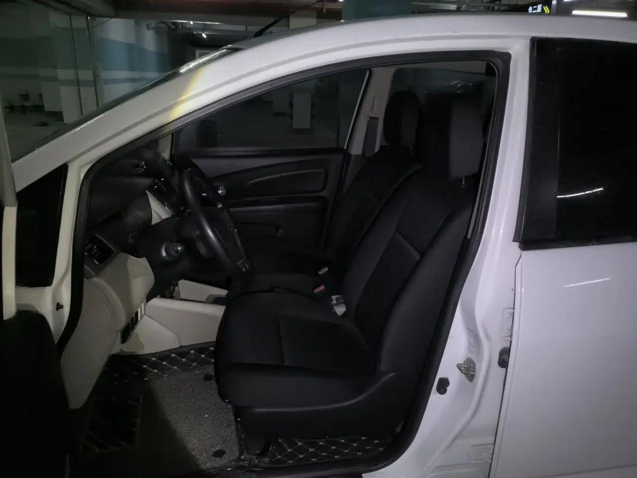Venucia R50 2015 1.6L Manual Fashion Edition — миниатюра 15