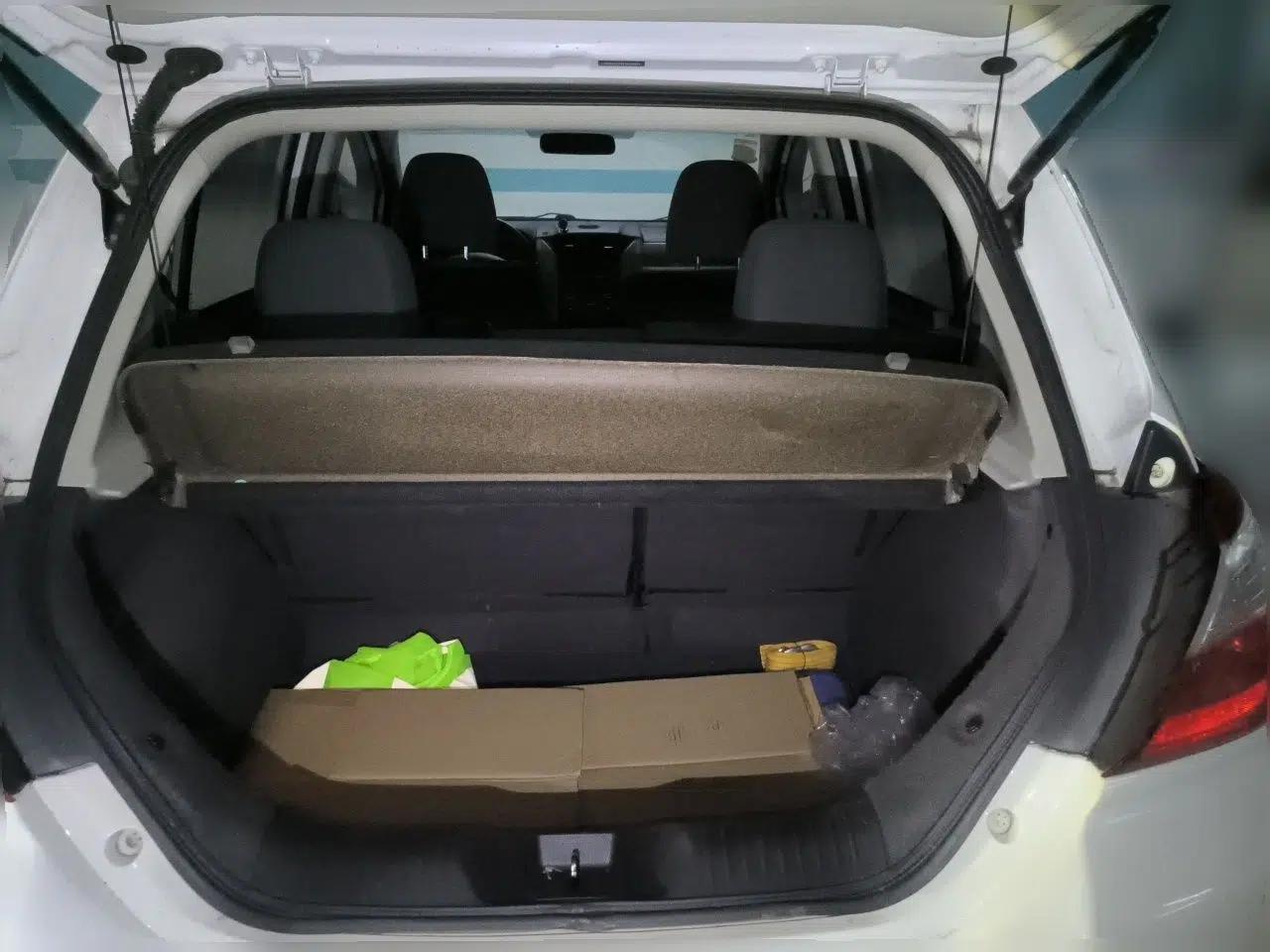 Venucia R50 2015 1.6L Manual Fashion Edition — миниатюра 19