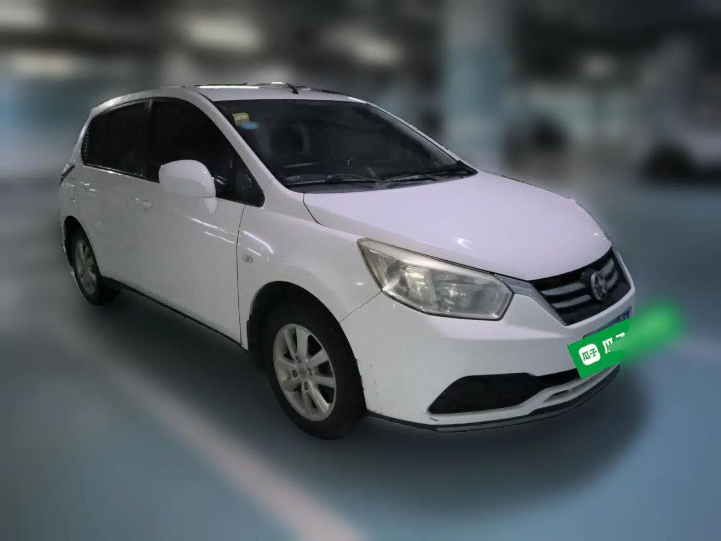 Venucia R50 2015 1.6L Manual Fashion Edition — миниатюра 3