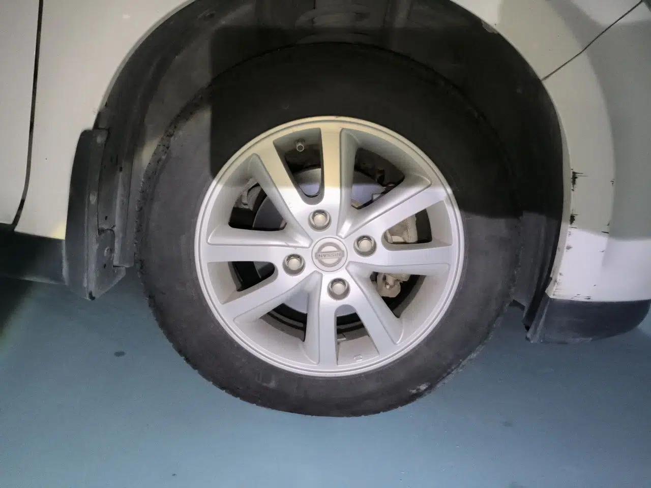 Venucia R50 2015 1.6L Manual Fashion Edition — миниатюра 8