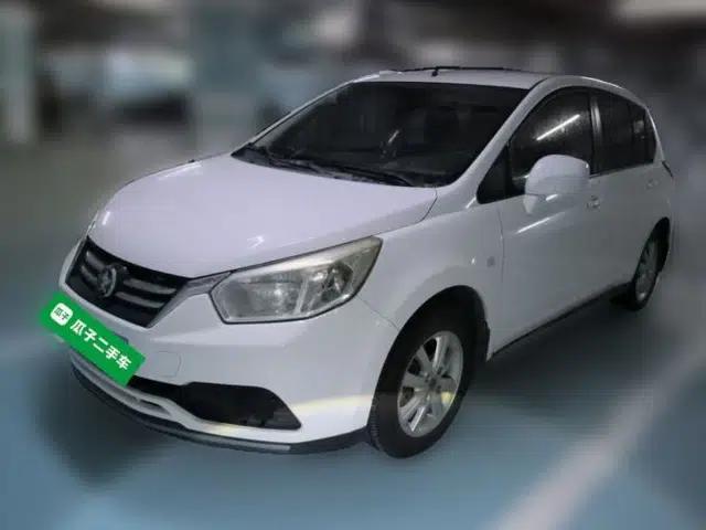 Venucia R50 2015 1.6L Manual Fashion Edition