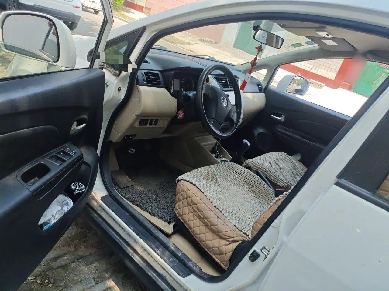 Venucia R50 2013 1.6L Manual Fashion Edition — миниатюра 16
