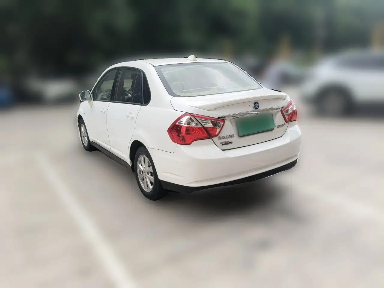 Venucia D50 2015 1.6L Manual Fashion Edition — миниатюра 4