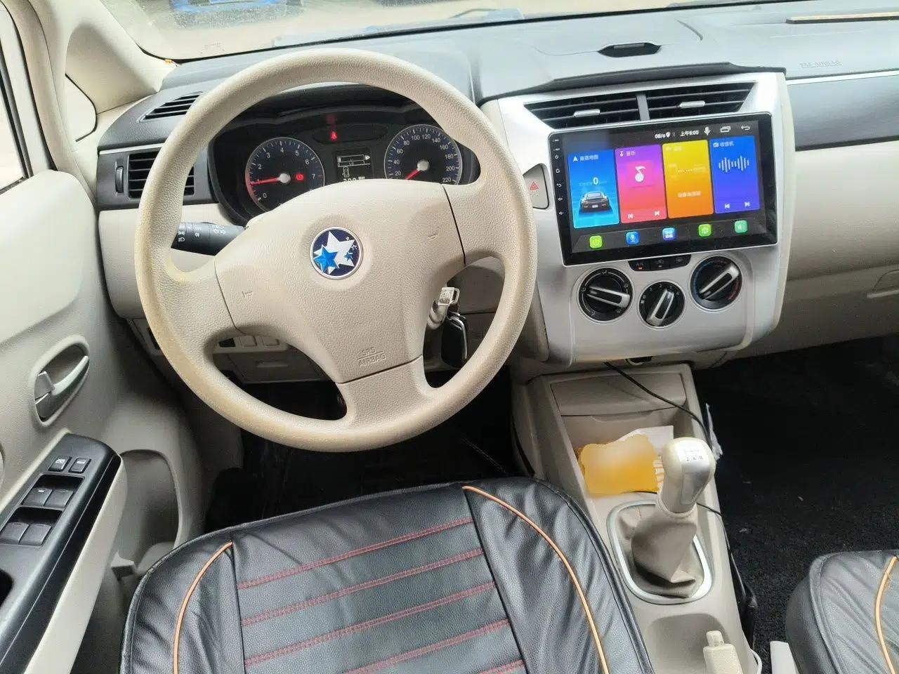 Venucia D50 2015 1.6L Manual Fashion Edition — миниатюра 10