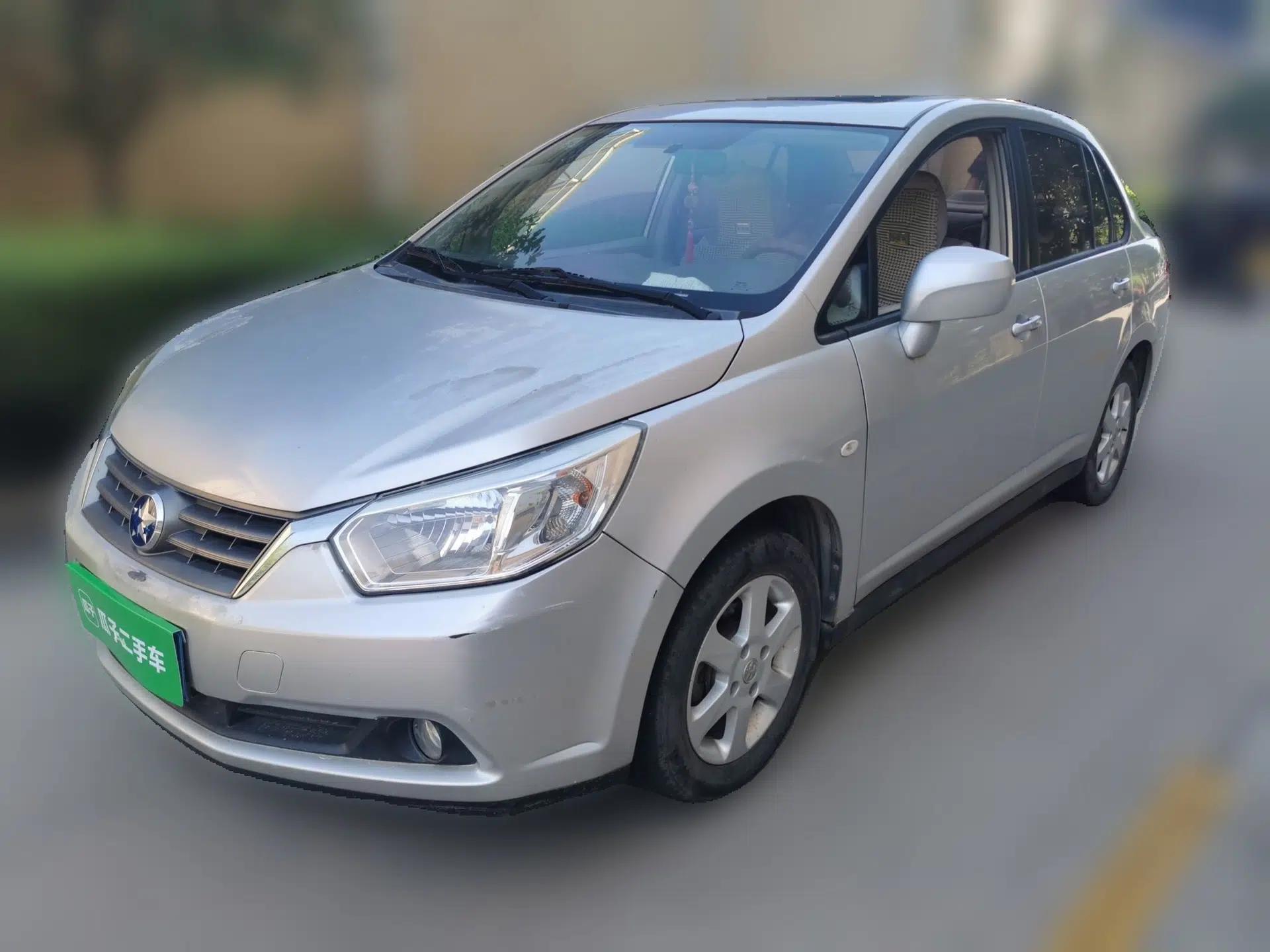 Venucia D50 2012 1.6L Manual Luxury Edition — миниатюра 1