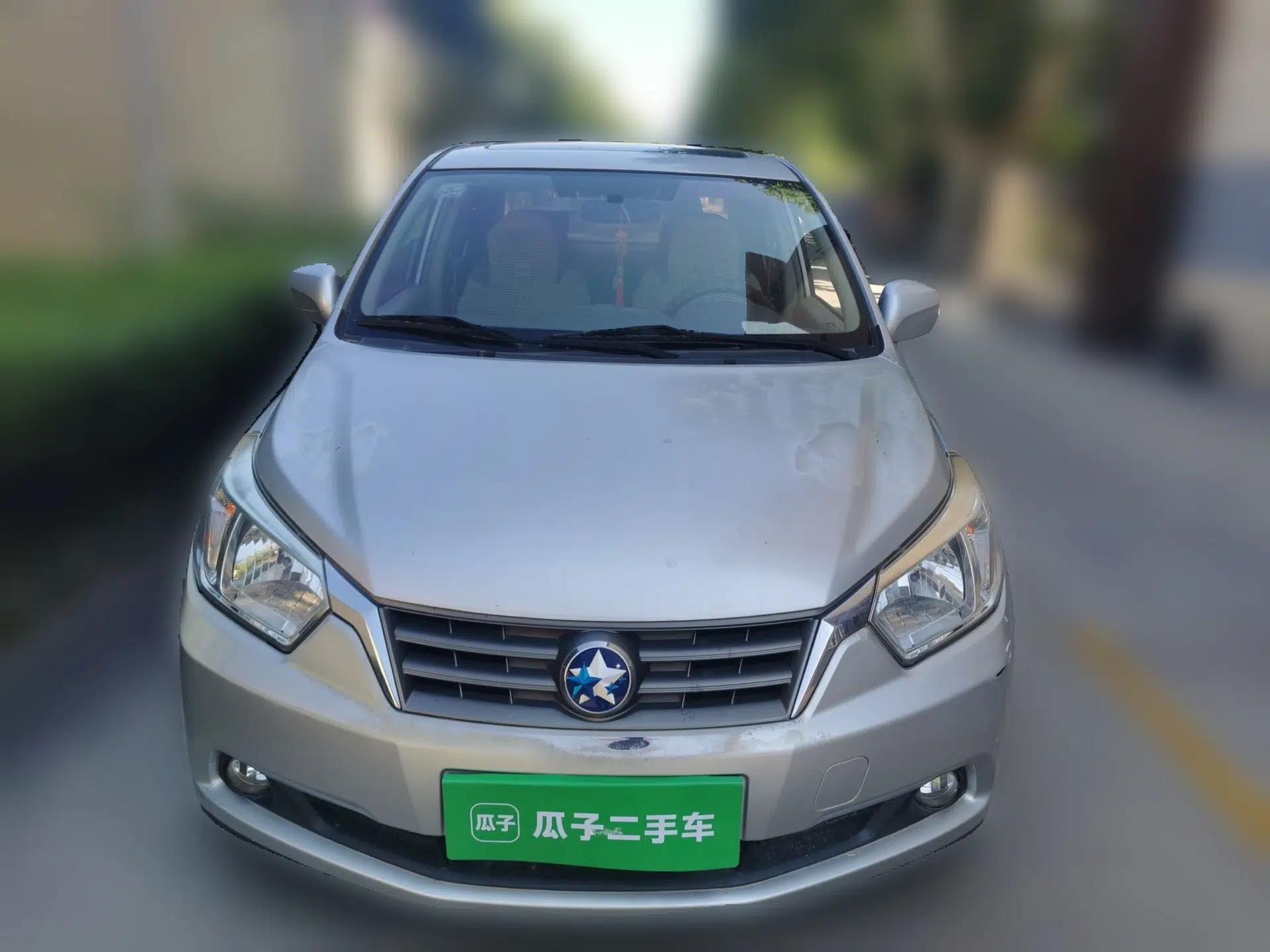Venucia D50 2012 1.6L Manual Luxury Edition — миниатюра 2