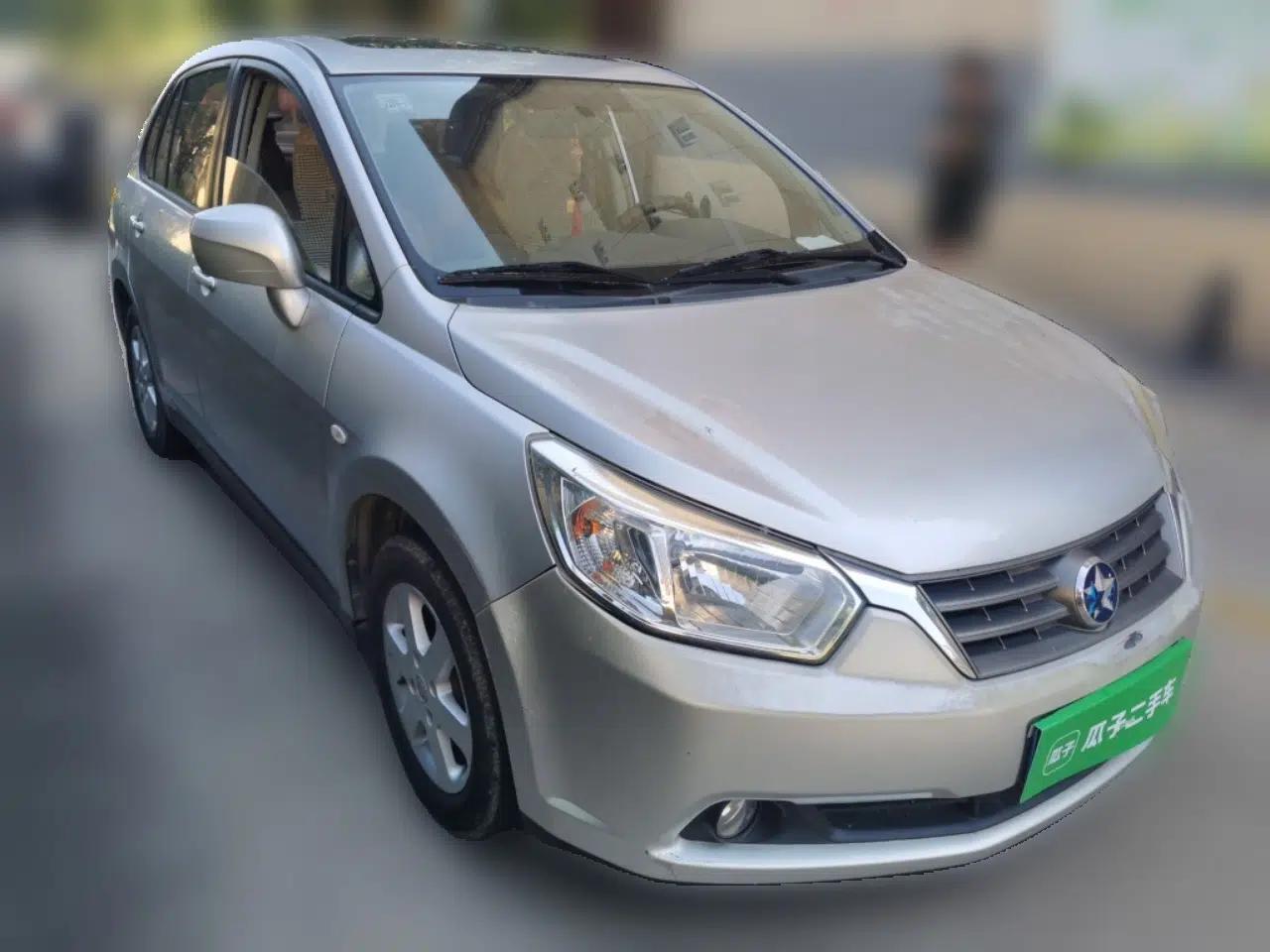 Venucia D50 2012 1.6L Manual Luxury Edition — миниатюра 3