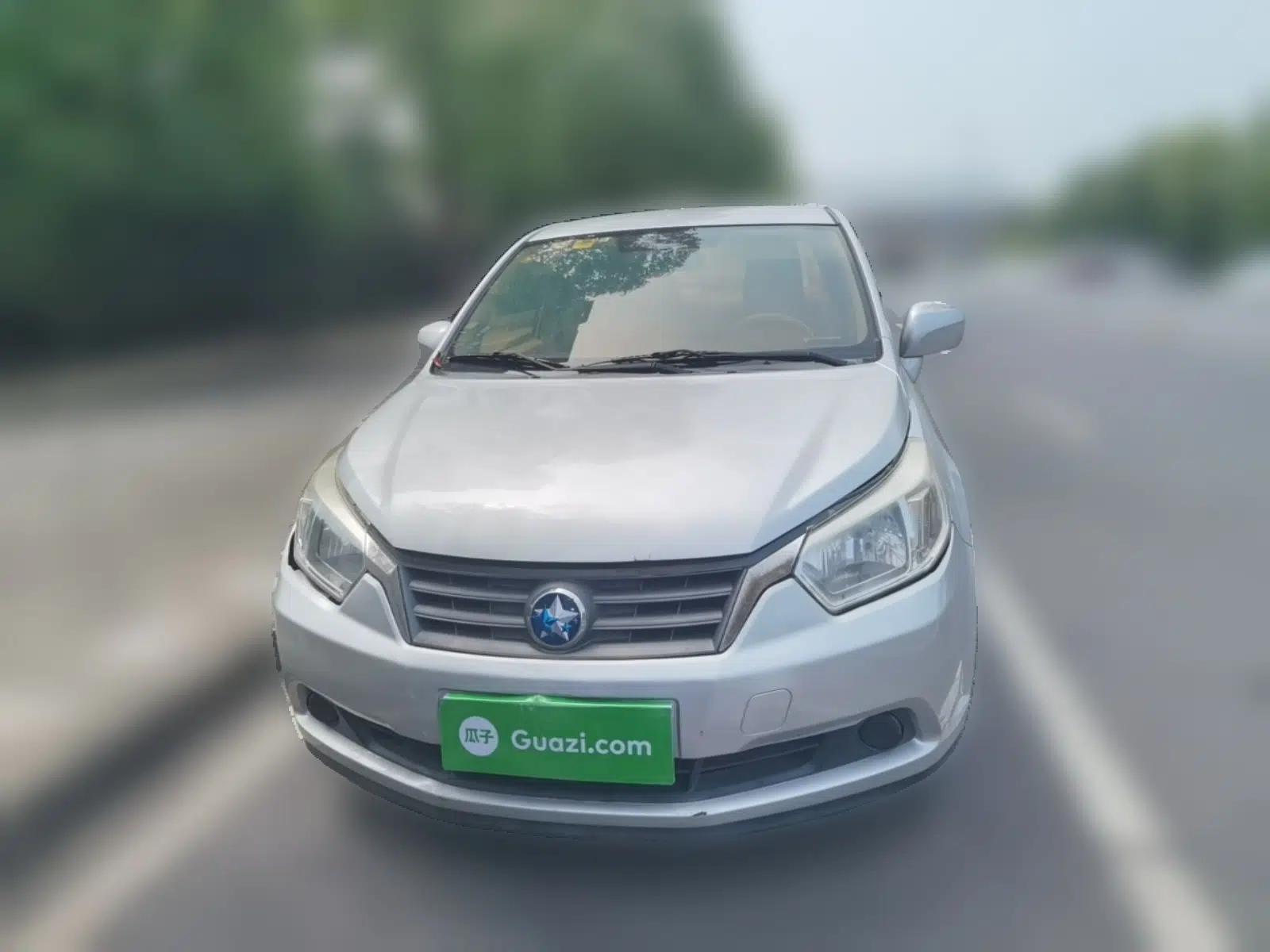 Venucia D50 2012 1.6L Manual Comfort Edition — миниатюра 2