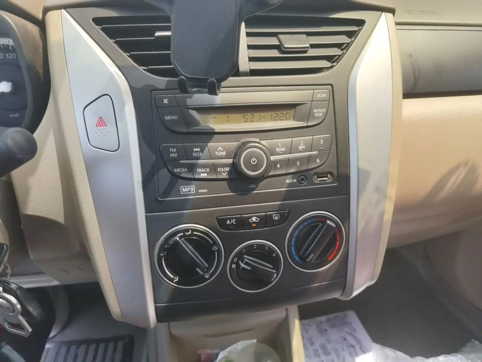 Venucia D50 2012 1.6L Manual Comfort Edition — миниатюра 13