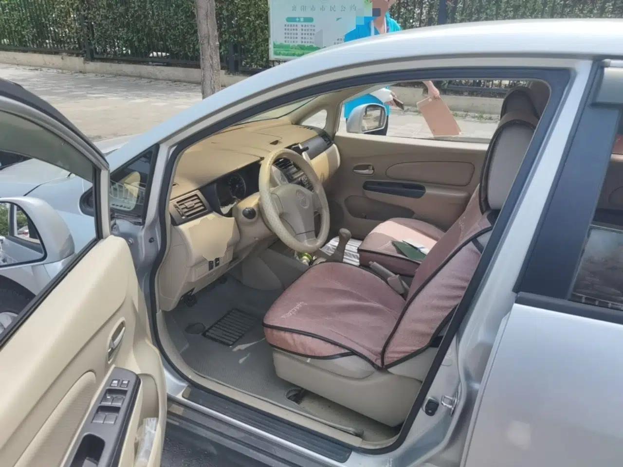Venucia D50 2012 1.6L Manual Comfort Edition — миниатюра 16