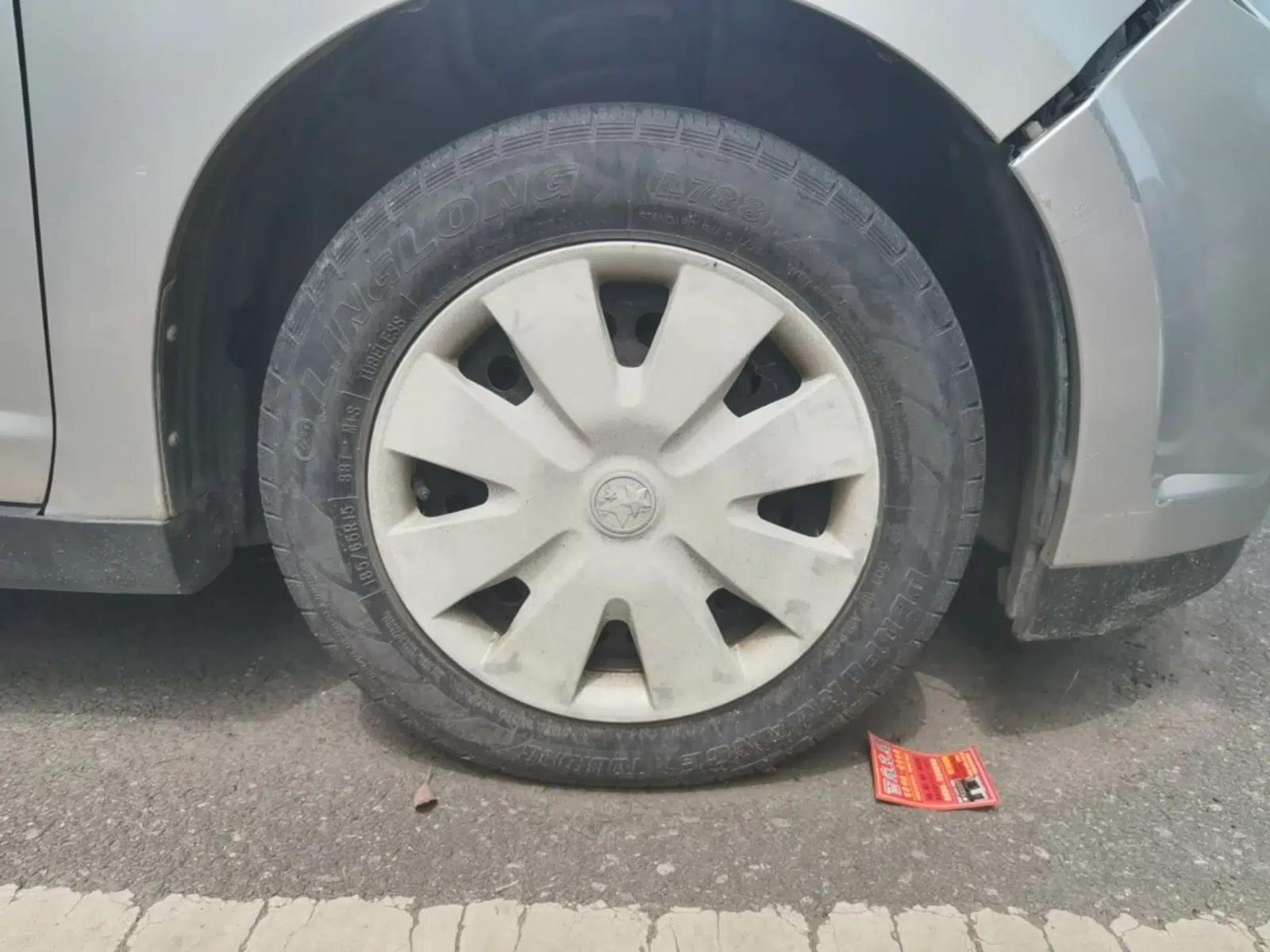 Venucia D50 2012 1.6L Manual Comfort Edition — миниатюра 8