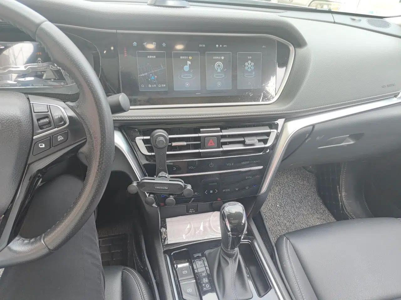 Venucia T90 2020 2.0L CVT Smart Connect & Smooth Drive Edition — миниатюра 13