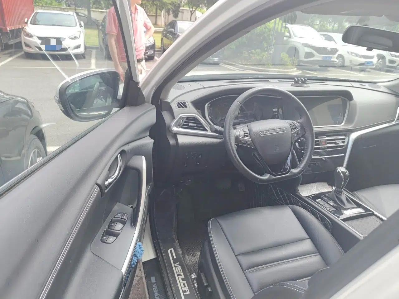 Venucia T90 2020 2.0L CVT Smart Connect & Smooth Drive Edition — миниатюра 16