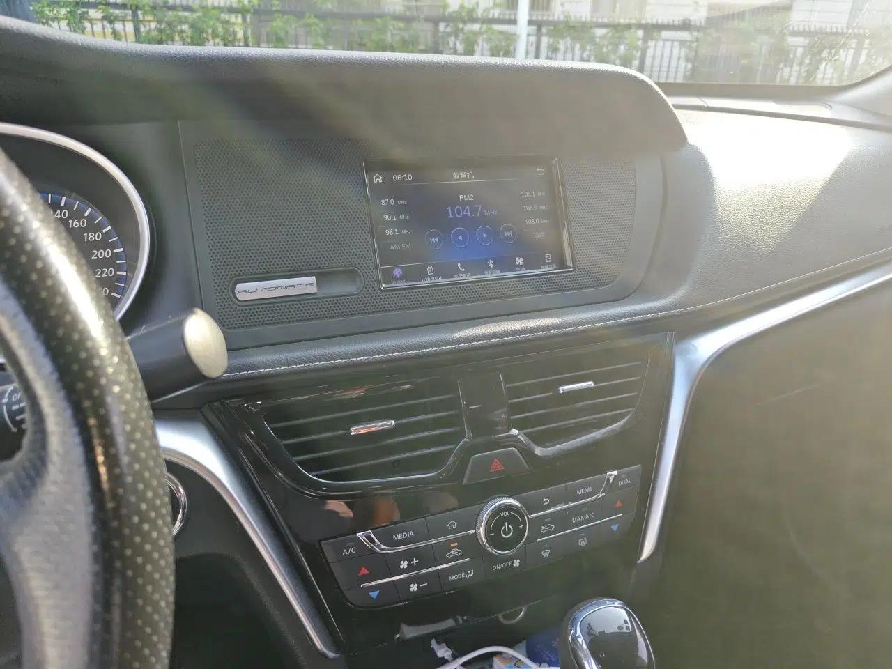 Venucia T90 2017 2.0L CVT Smart Edition — миниатюра 13