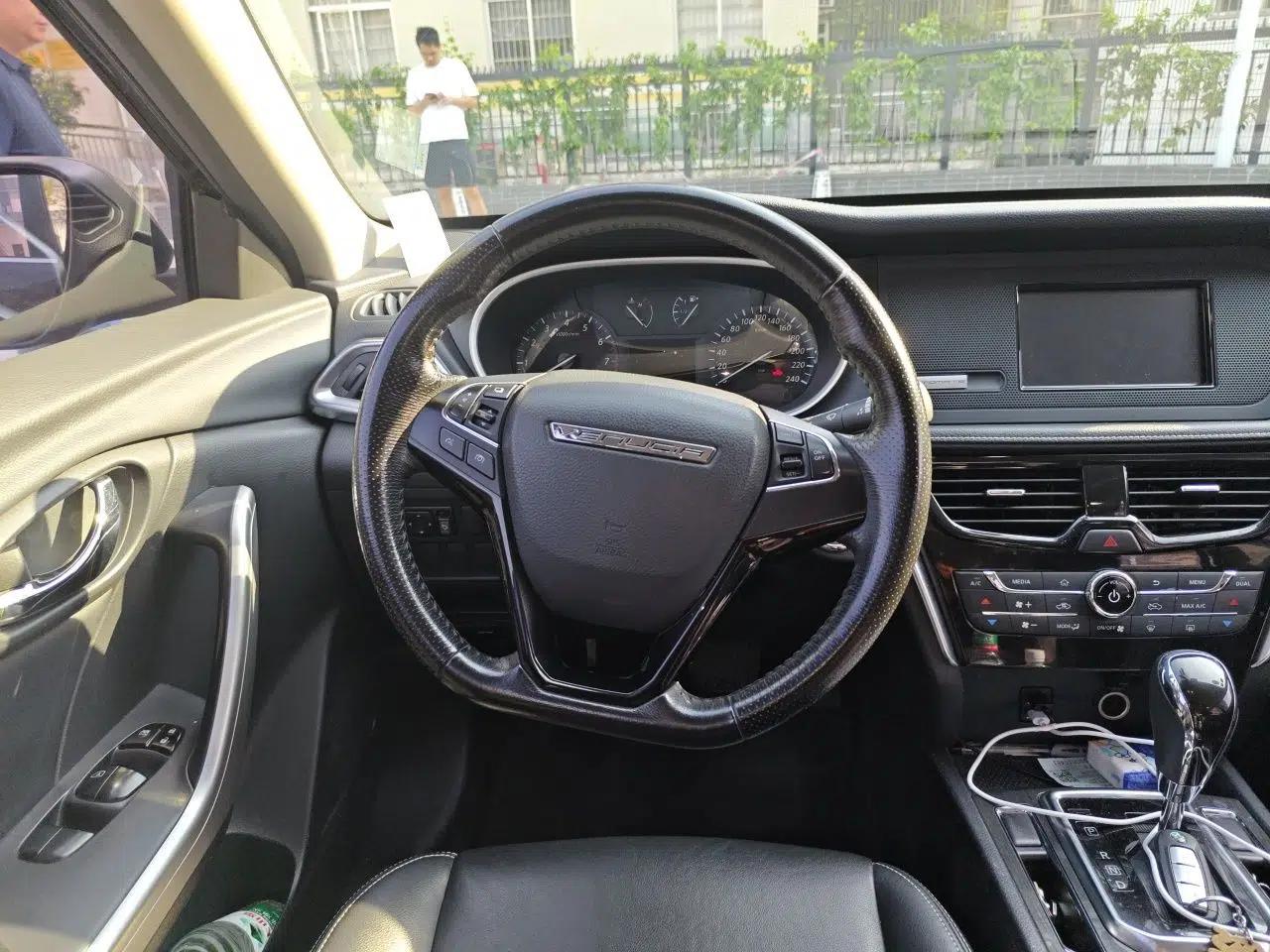 Venucia T90 2017 2.0L CVT Smart Edition — миниатюра 10