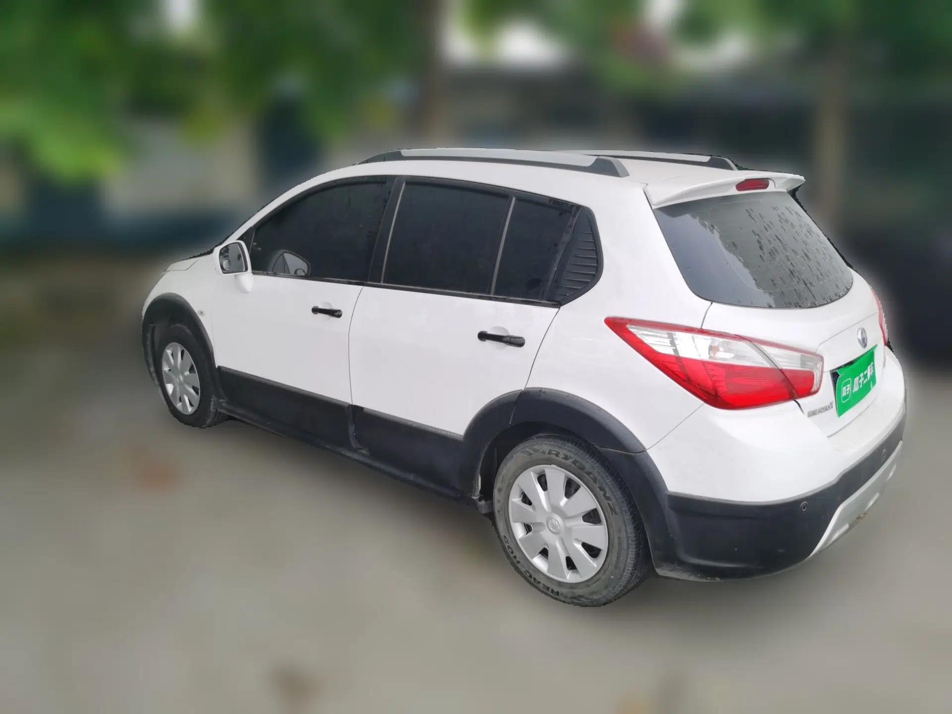 Venucia R50X 2015 1.6L Manual Trend Edition — миниатюра 4