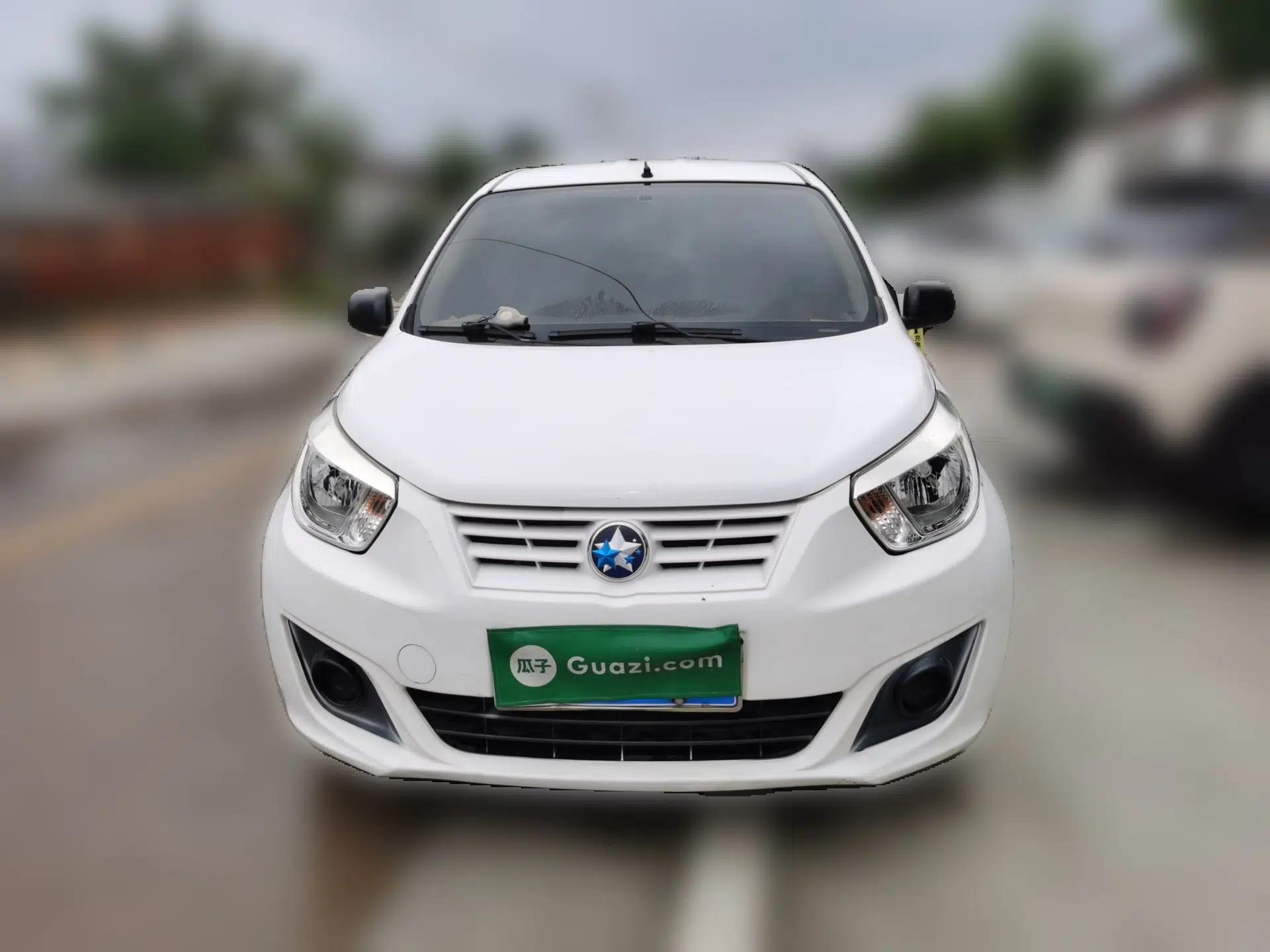 Venucia R30 2014 1.2L Manual Enjoyment Edition — миниатюра 2