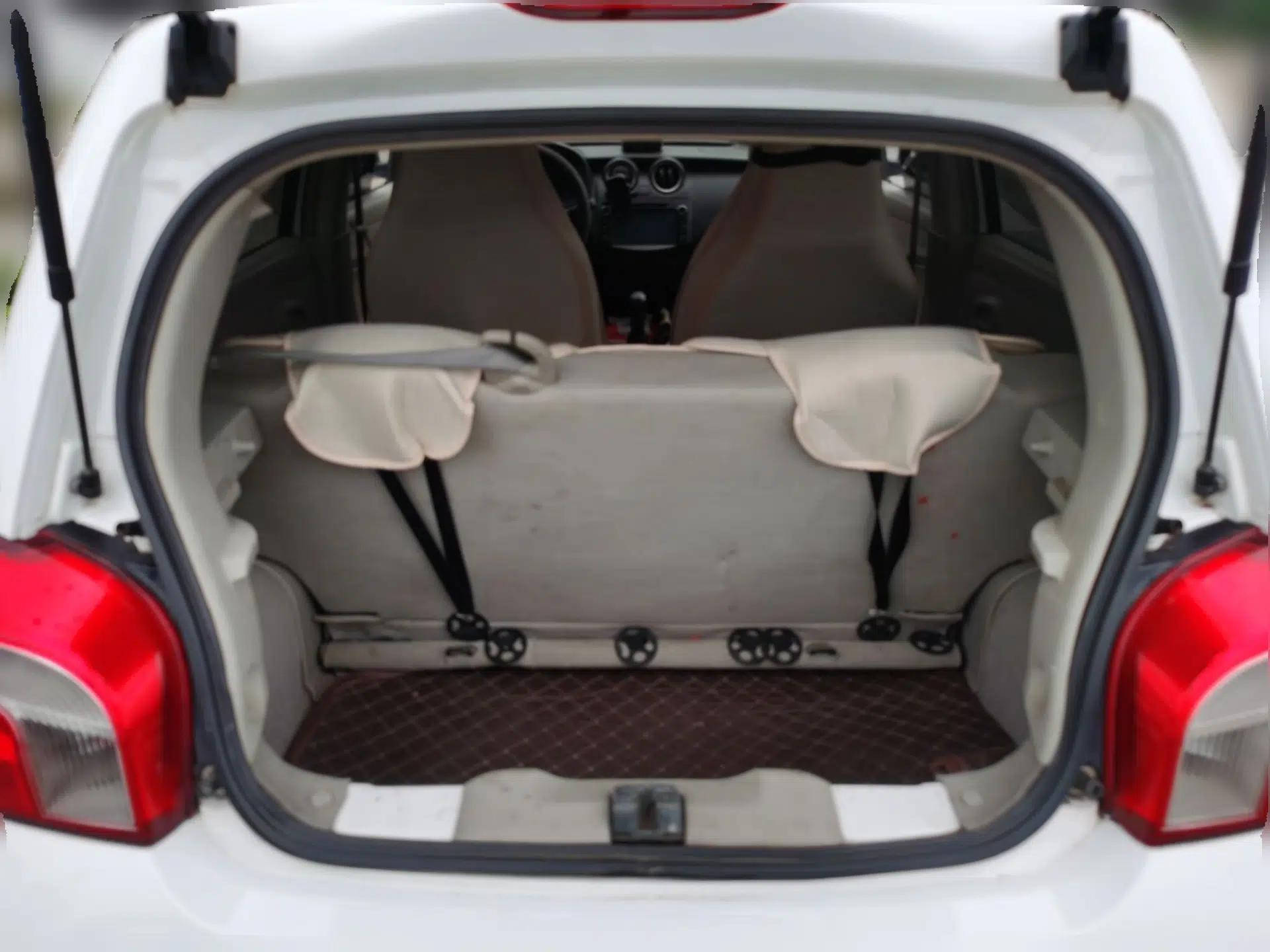 Venucia R30 2014 1.2L Manual Enjoyment Edition — миниатюра 19