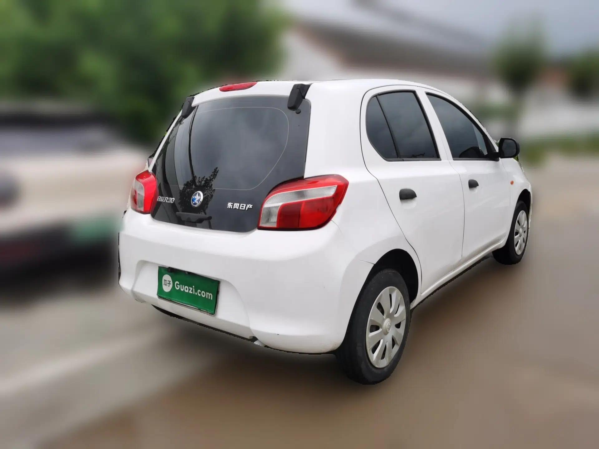 Venucia R30 2014 1.2L Manual Enjoyment Edition — миниатюра 6