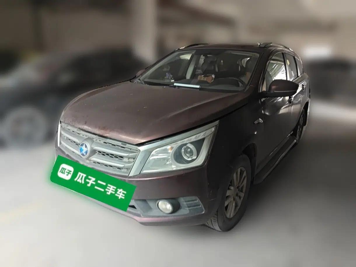 Venucia T70X 2015 2.0L CVT SmartFun Sport Edition — миниатюра 1