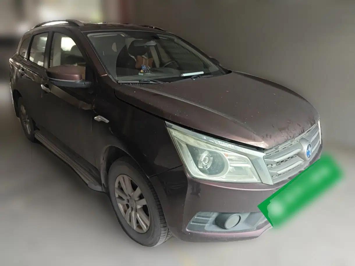 Venucia T70X 2015 2.0L CVT SmartFun Sport Edition — миниатюра 3