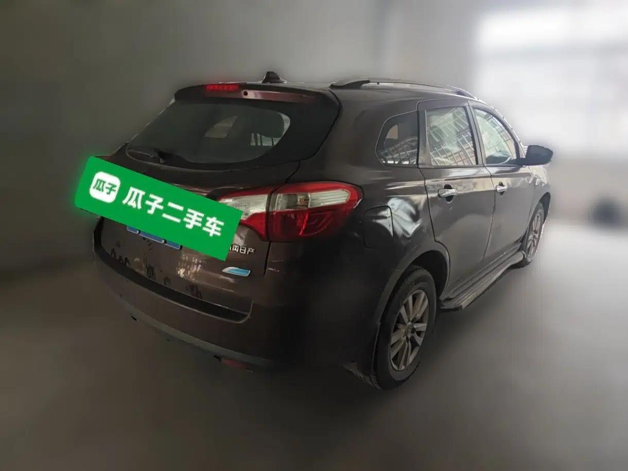 Venucia T70X 2015 2.0L CVT SmartFun Sport Edition — миниатюра 6