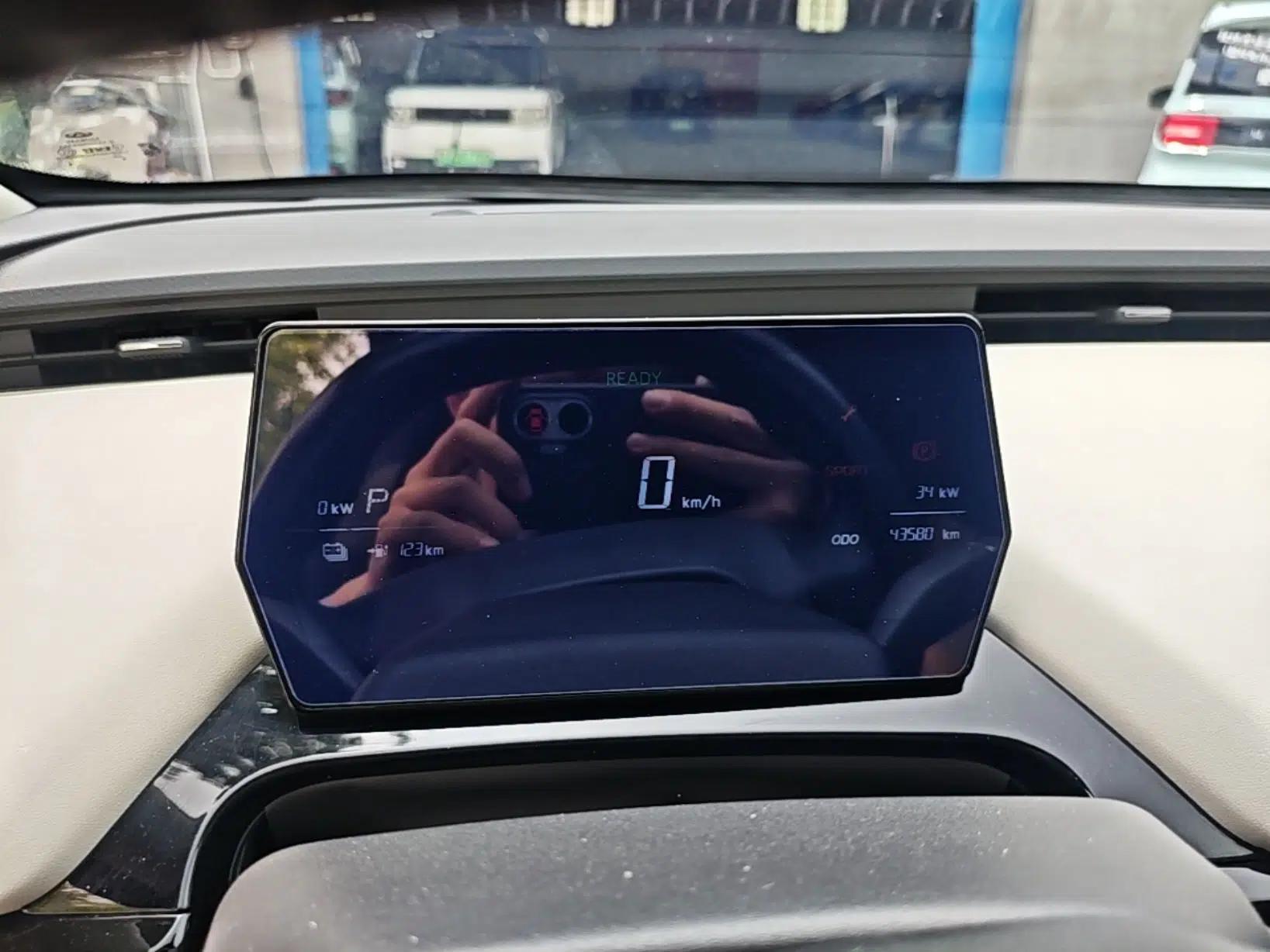 Chery QQ Little Ant 2024 Youth Edition 321km Only Love Version 29.23 kWh — миниатюра 14