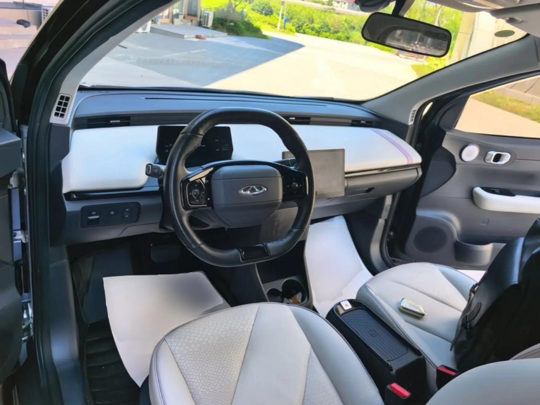 Chery QQ Little Ant 2024 Youth Edition 321km Only Love Version 29.23 kWh — миниатюра 12