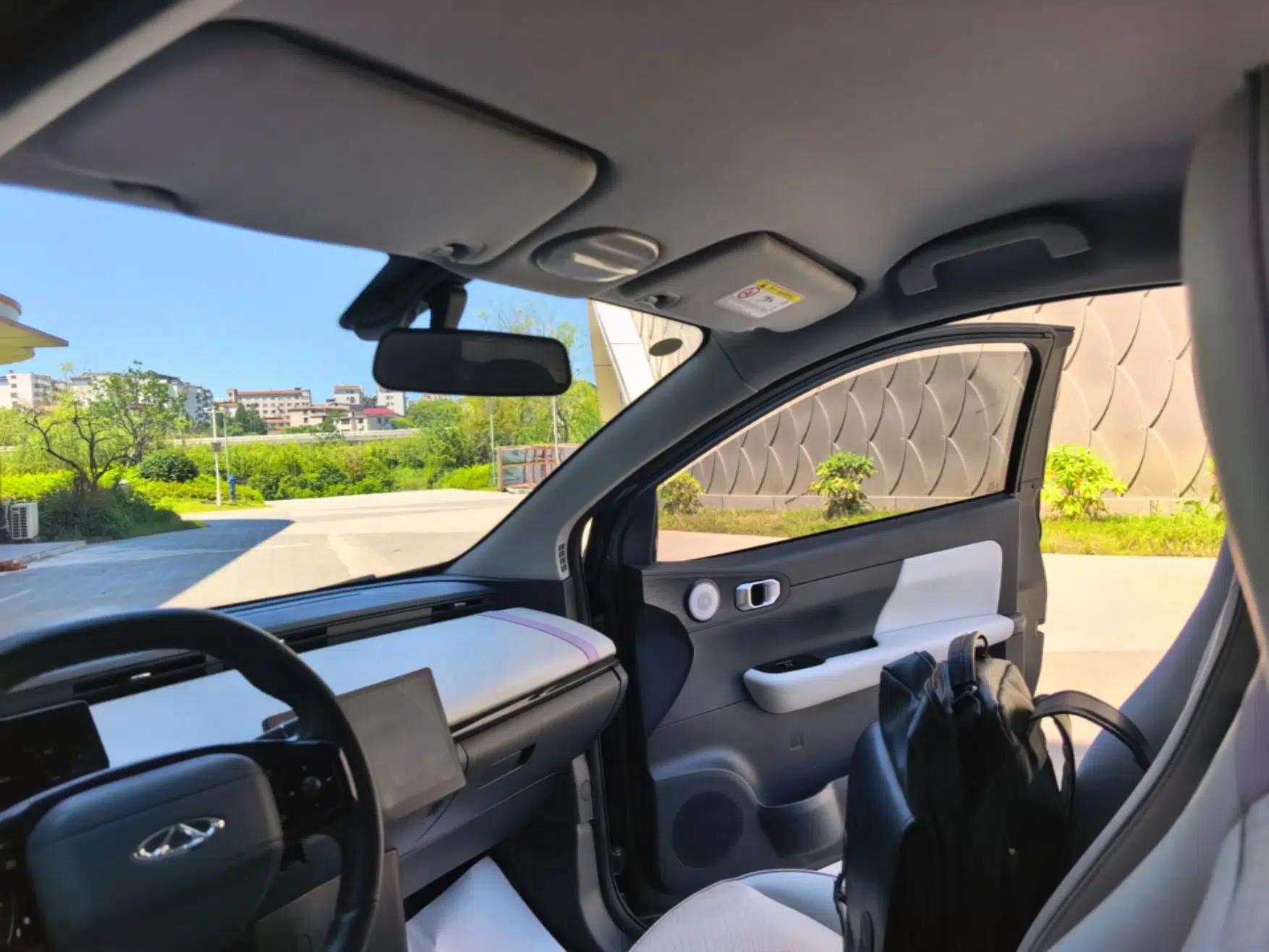 Chery QQ Little Ant 2024 Youth Edition 321km Only Love Version 29.23 kWh — миниатюра 21