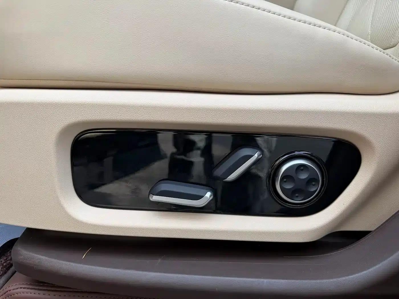 Wenjie M9 2024 Range Extended Max Edition 42kWh 6-Seater — миниатюра 19