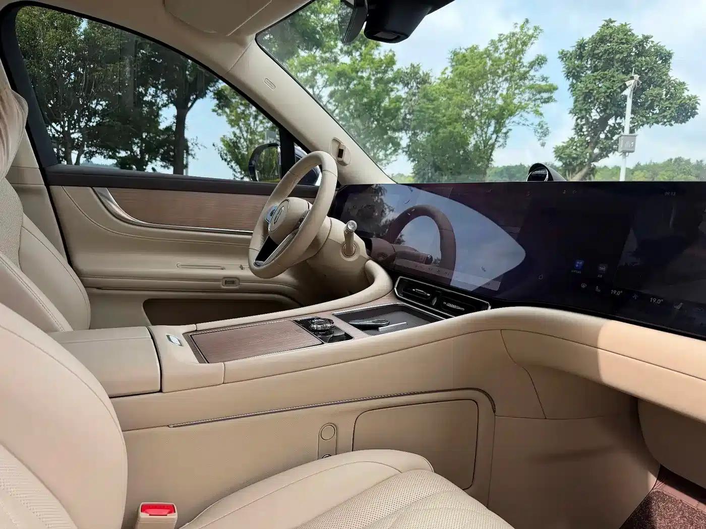 Wenjie M9 2024 Range Extended Max Edition 42kWh 6-Seater — миниатюра 28