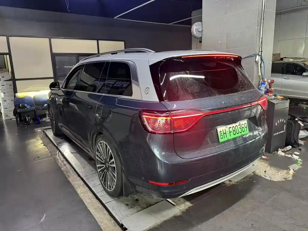 Wenjie M9 2024 Range Extended Max Edition 42kWh 6-Seater — миниатюра 5