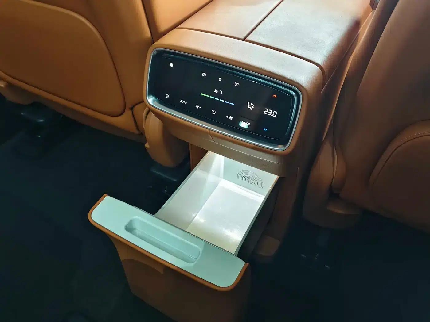 Wenjie M9 2024 Range Extended Ultra Edition 42kWh 6-Seater — миниатюра 10