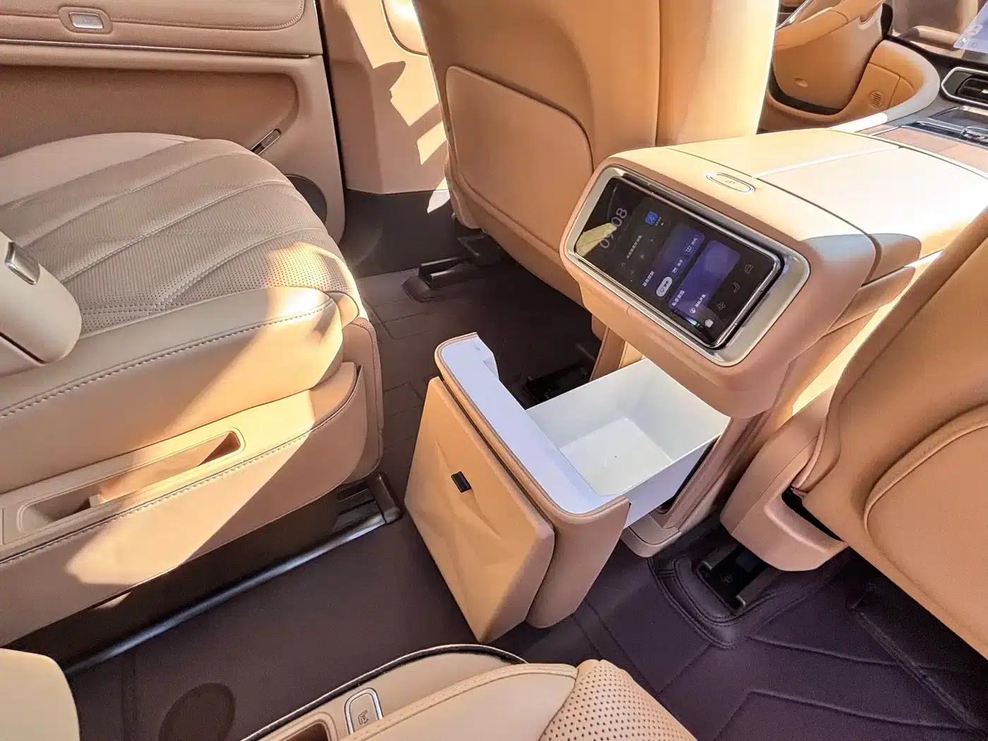 Wenjie M9 2025 Ultra Extended Range Edition 52kWh 6-Seat Version (192-line LiDAR) — миниатюра 15