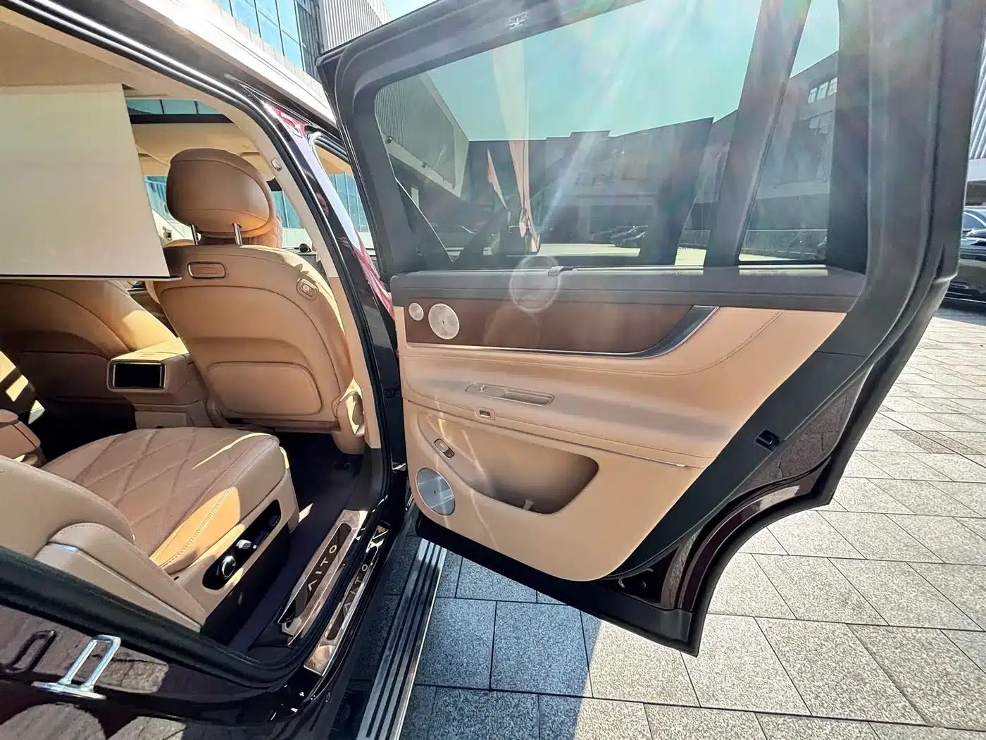 Wenjie M9 2025 Ultra Extended Range Edition 52kWh 6-Seat Version (192-line LiDAR) — миниатюра 18