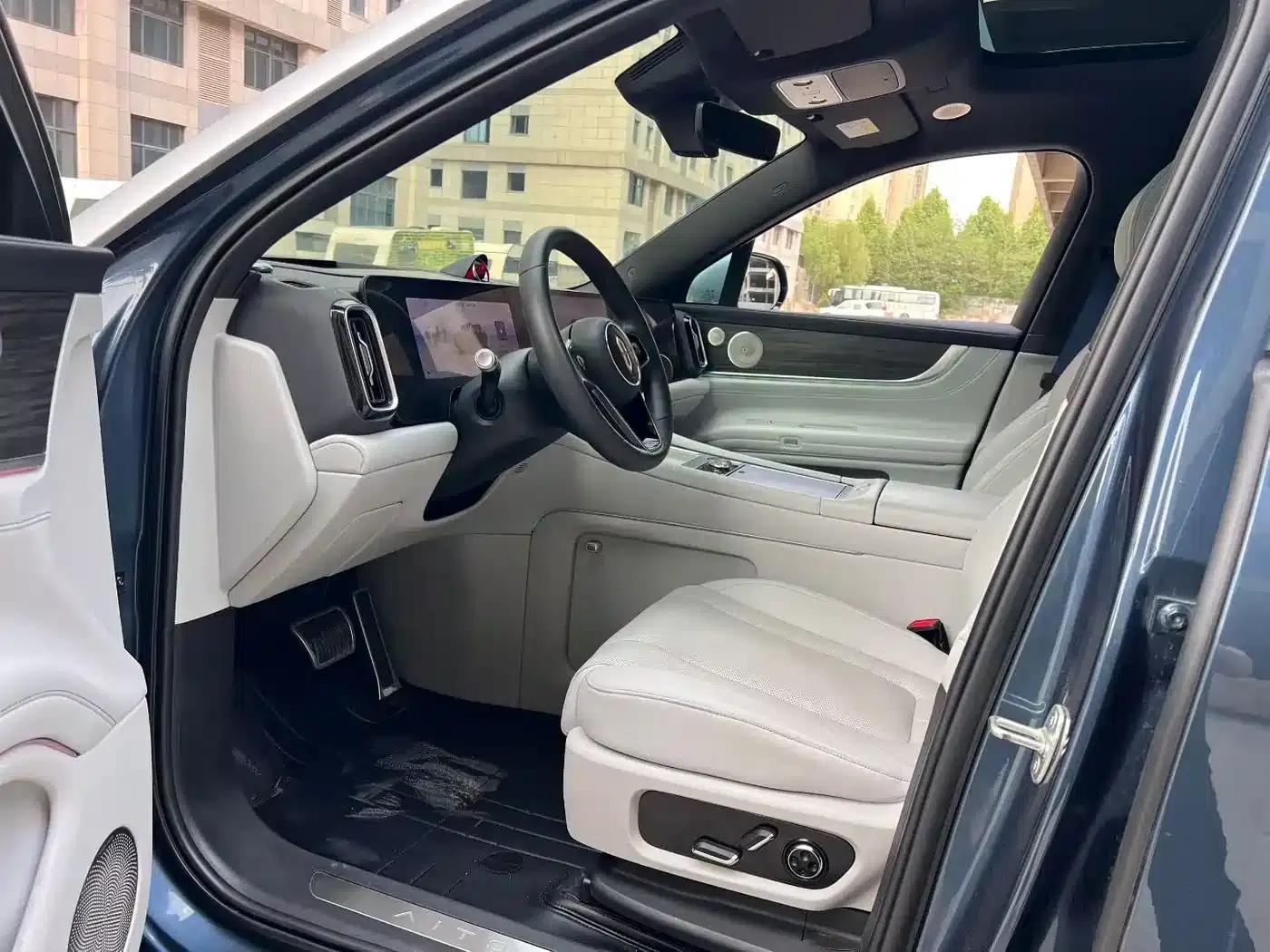 Wenjie M9 2024 Range Extended Ultra Edition 52kWh 6-Seater — миниатюра 4