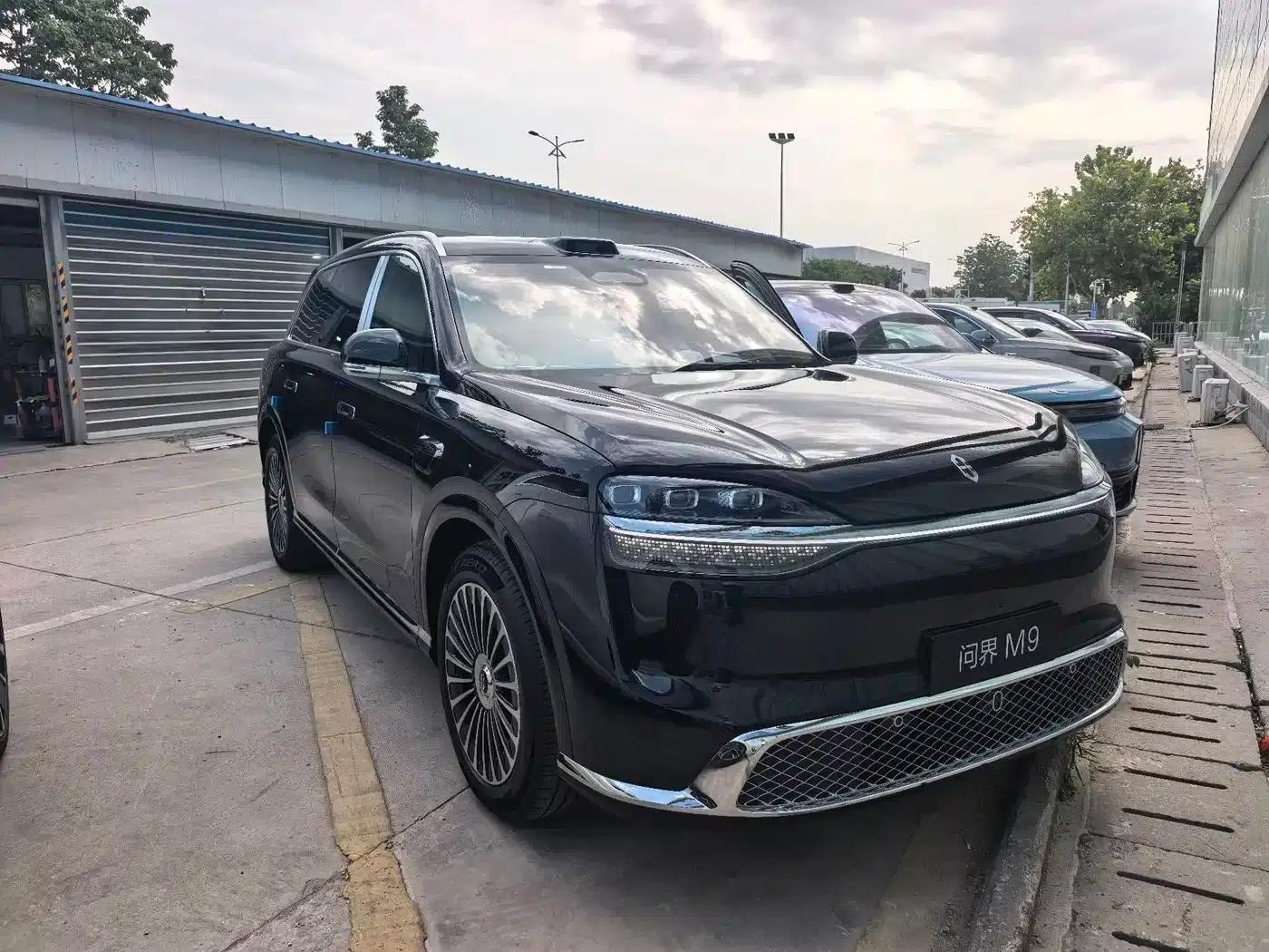 Wenjie M9 2026 Model Extended Range Max+ 6-Seater — миниатюра 1
