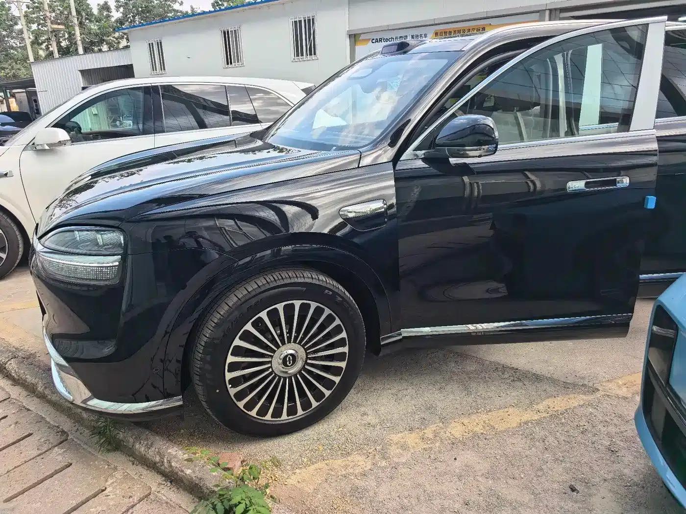 Wenjie M9 2026 Model Extended Range Max+ 6-Seater — миниатюра 3