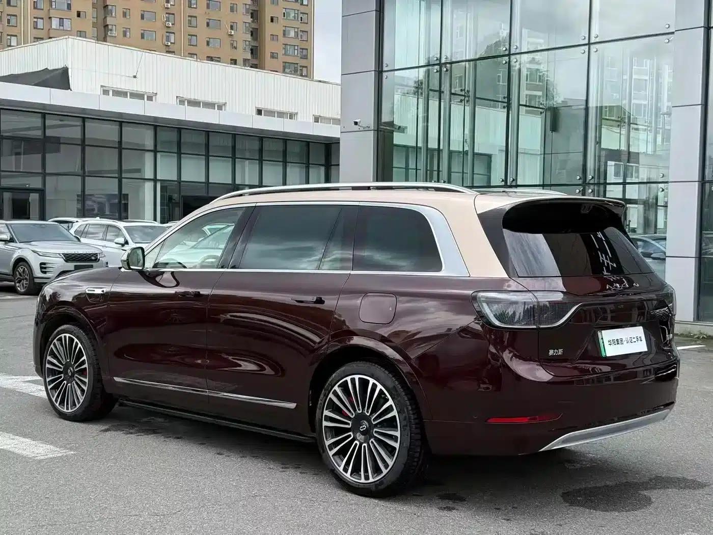 Wenjie M9 2025 Extended Range Ultra Edition 52kWh 5-Seat Version (192-line LiDAR) — миниатюра 4