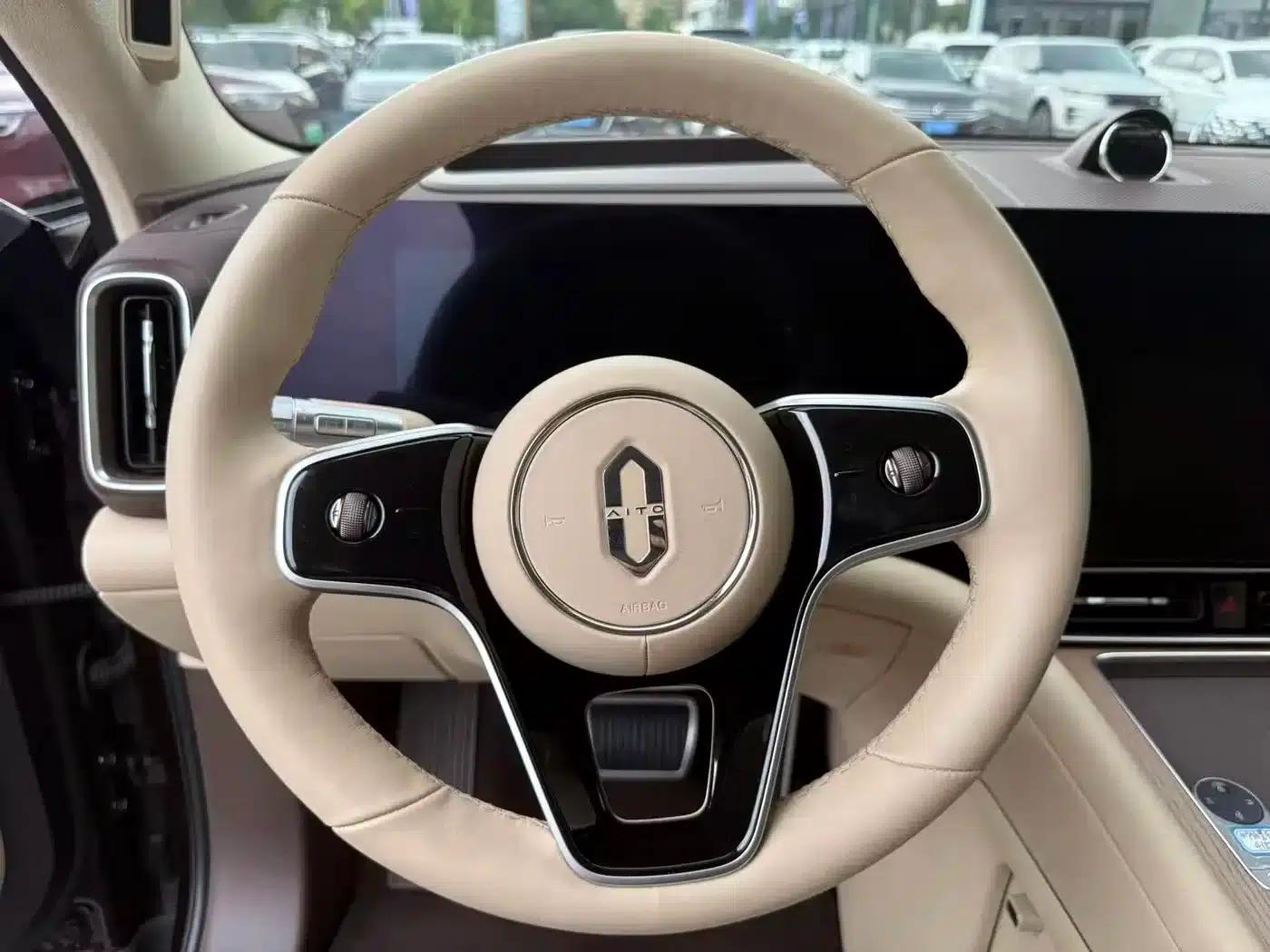 Wenjie M9 2025 Extended Range Ultra Edition 52kWh 5-Seat Version (192-line LiDAR) — миниатюра 9