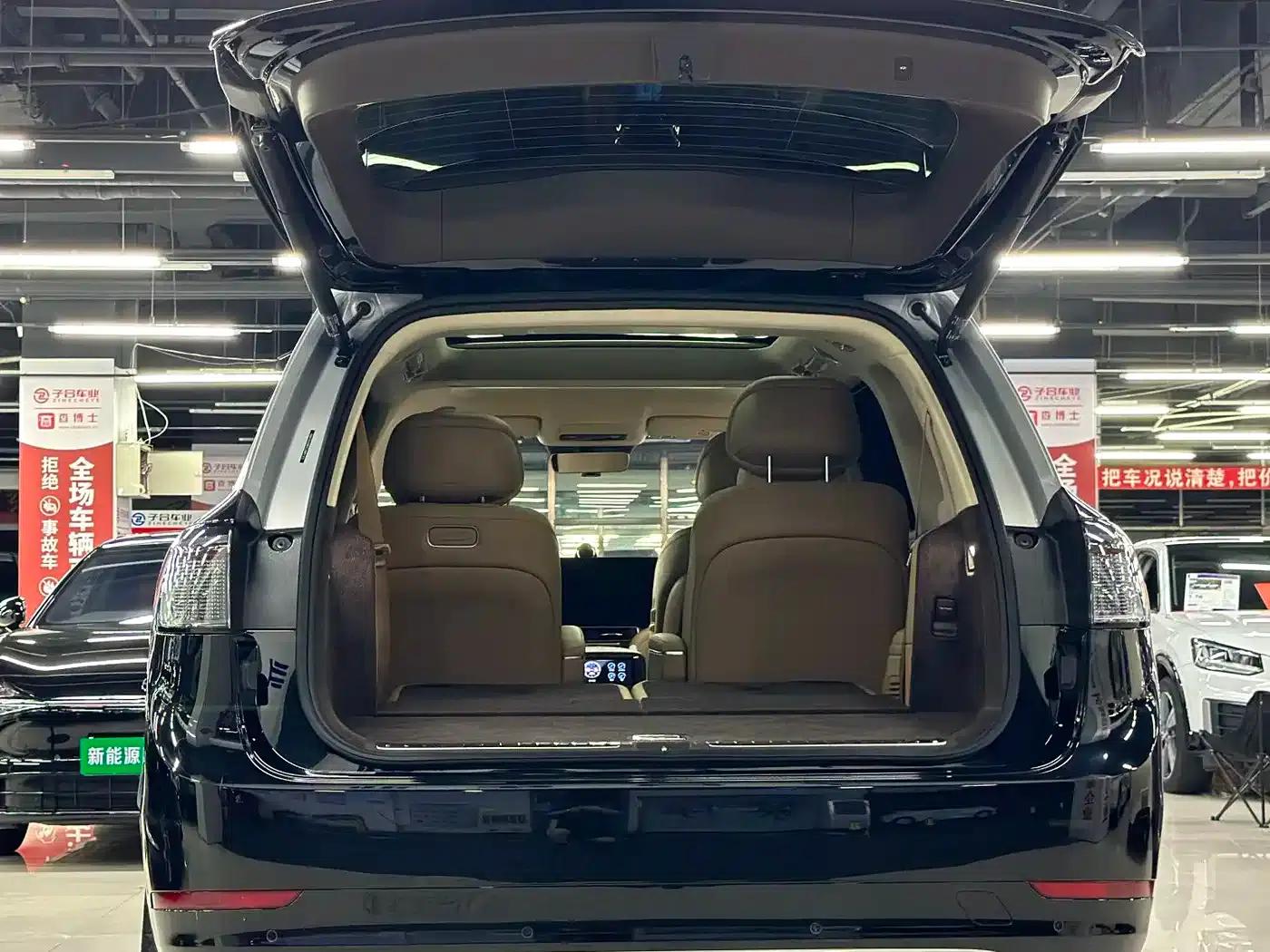 Wenjie M9 2025 Ultra Extended Range Edition 52kWh 6-Seat Version (192-line LiDAR) — миниатюра 13