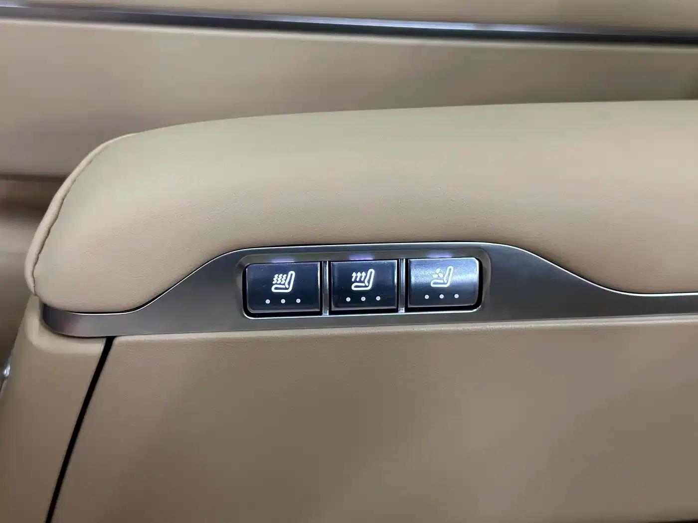 Wenjie M9 2025 Ultra Extended Range Edition 52kWh 6-Seat Version (192-line LiDAR) — миниатюра 21