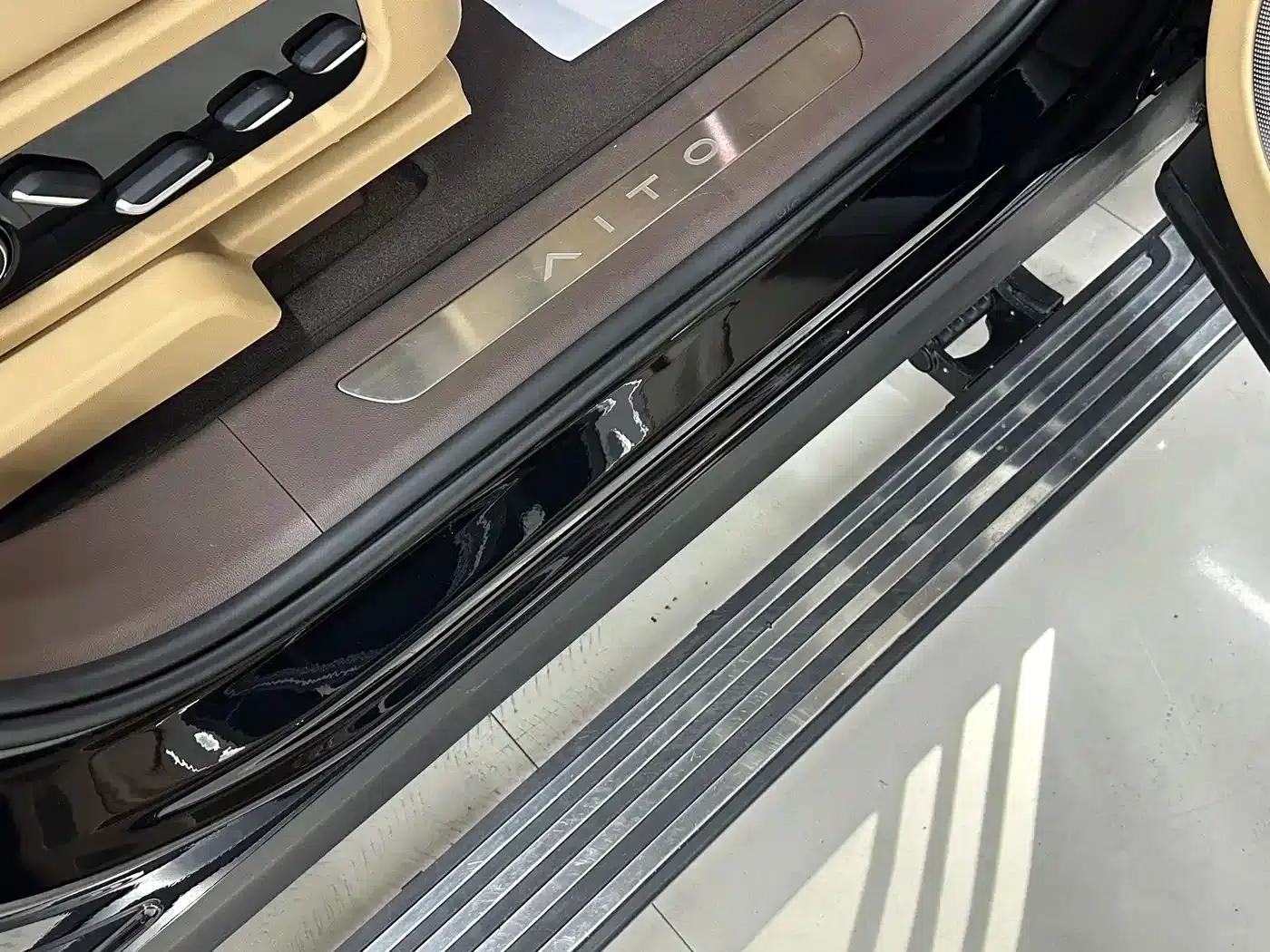 Wenjie M9 2025 Ultra Extended Range Edition 52kWh 6-Seat Version (192-line LiDAR) — миниатюра 22