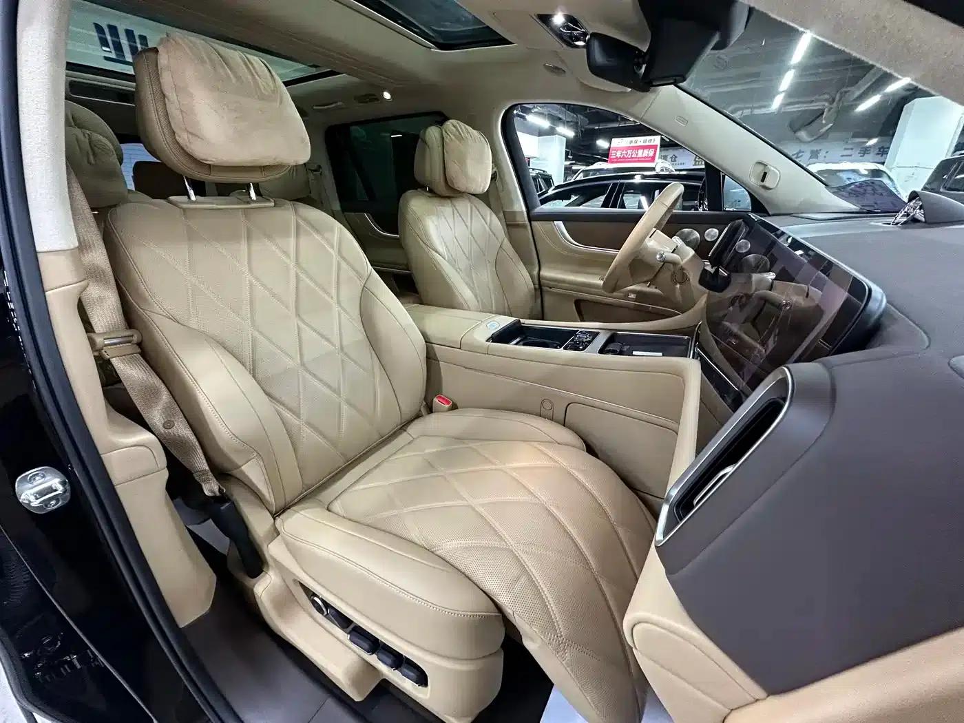 Wenjie M9 2025 Ultra Extended Range Edition 52kWh 6-Seat Version (192-line LiDAR) — миниатюра 23