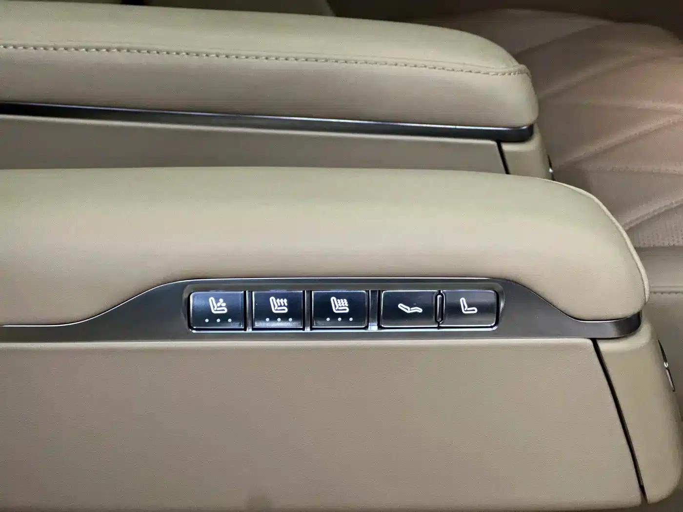 Wenjie M9 2025 Ultra Extended Range Edition 52kWh 6-Seat Version (192-line LiDAR) — миниатюра 33