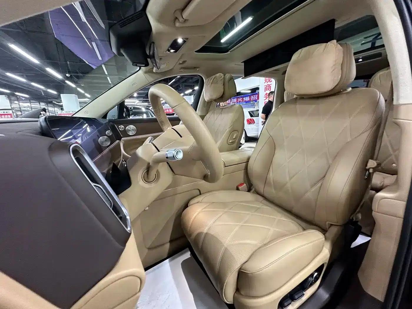 Wenjie M9 2025 Ultra Extended Range Edition 52kWh 6-Seat Version (192-line LiDAR) — миниатюра 47